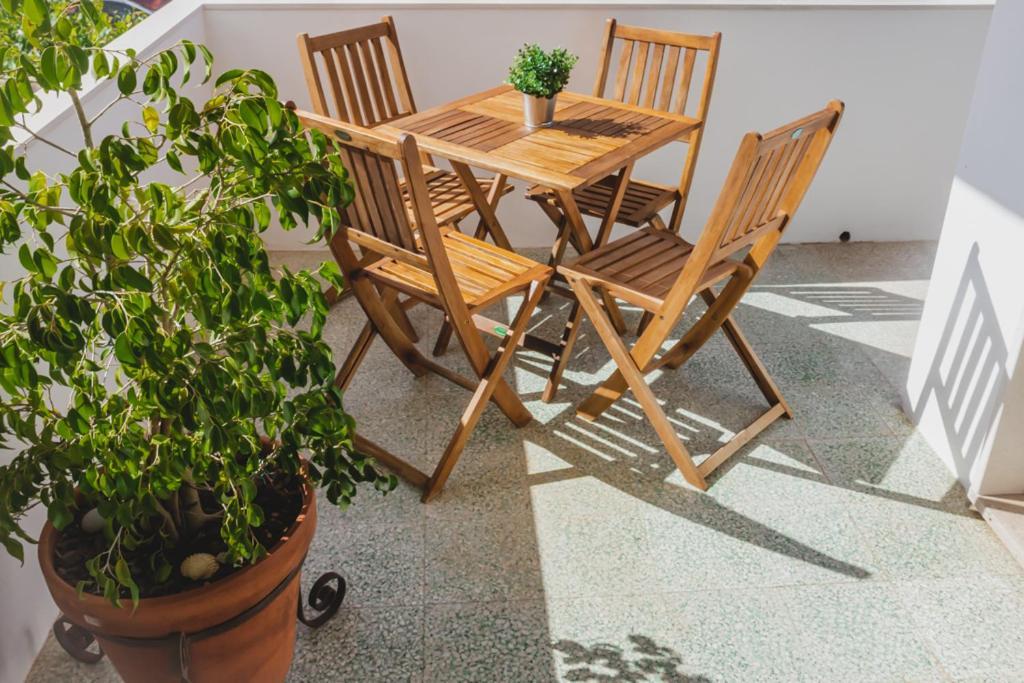 Lovely & Bright Renovated Apt. W/ Balcony In Lagos Extérieur photo