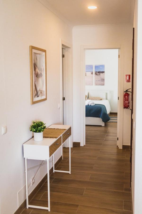 Lovely & Bright Renovated Apt. W/ Balcony In Lagos Extérieur photo