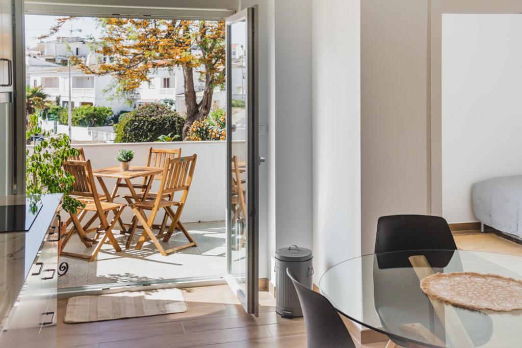 Lovely & Bright Renovated Apt. W/ Balcony In Lagos Extérieur photo