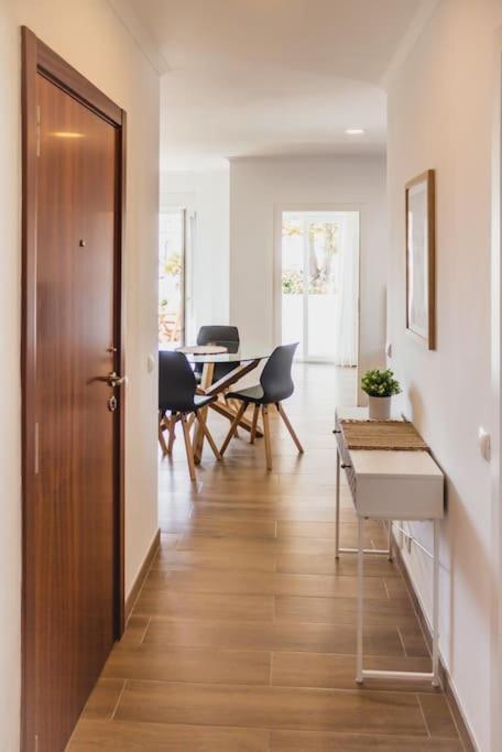 Lovely & Bright Renovated Apt. W/ Balcony In Lagos Extérieur photo